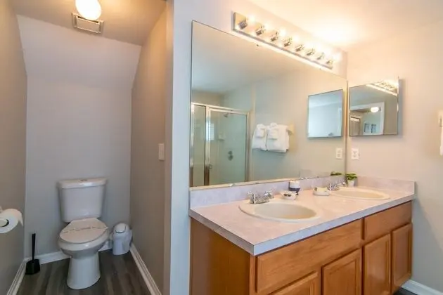 Ev (Private pool, close to  Disney!!!)