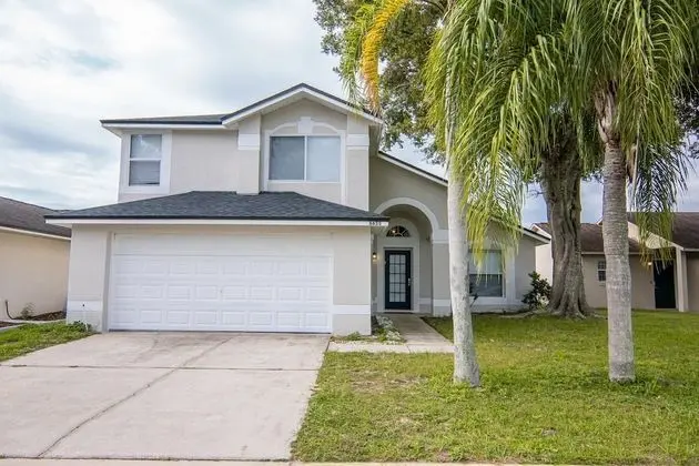 Ev (Private pool, close to  Disney!!!)