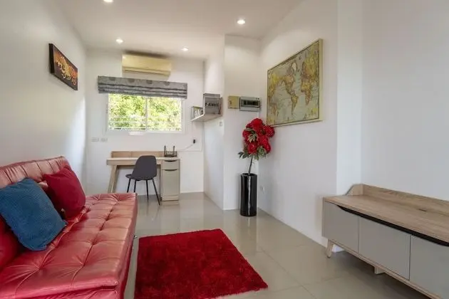 8 Bedrooms Pool Villa