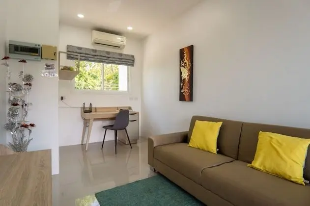 8 Bedrooms Pool Villa