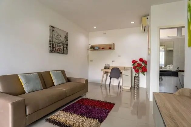 8 Bedrooms Pool Villa
