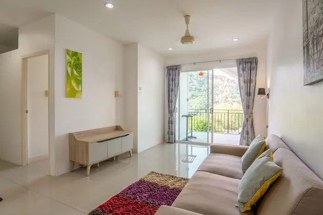 8 Bedrooms Pool Villa