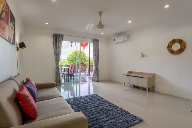 8 Bedrooms Pool Villa