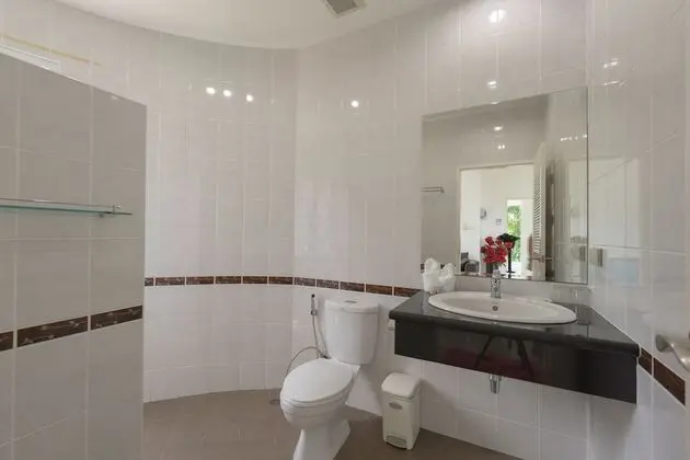 8 Bedrooms Pool Villa