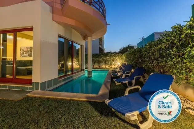 Villa, 4 Yatak Odası, Balkon