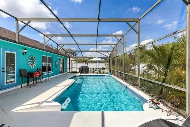 Ev (Private Pool house, near all famous a)