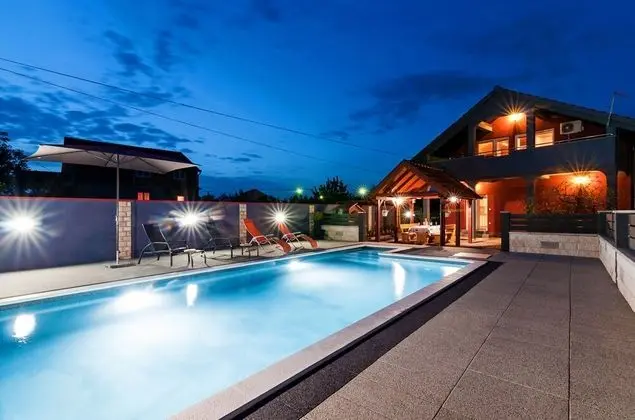 Villa, Sigara İçilebilir