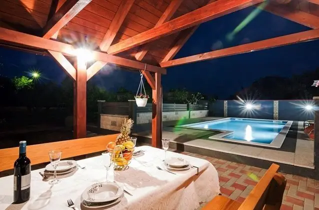 Villa, Sigara İçilebilir