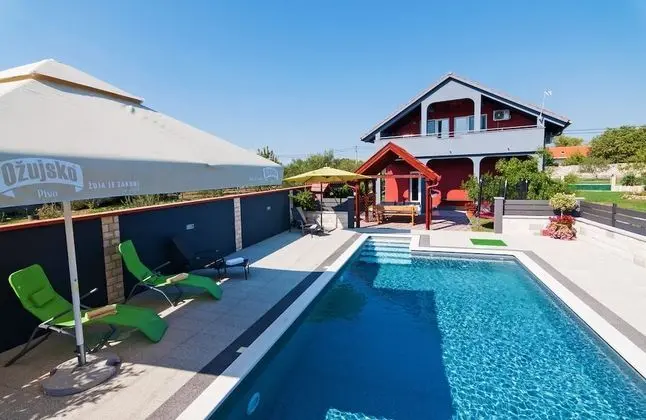 Villa, Sigara İçilebilir