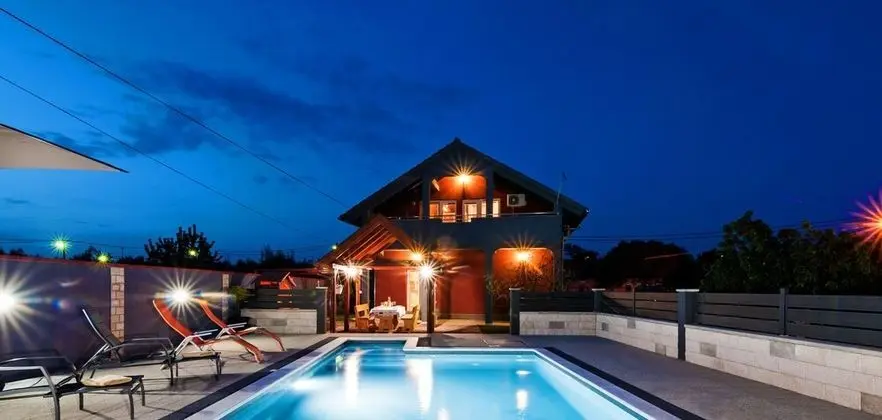 Villa, Sigara İçilebilir