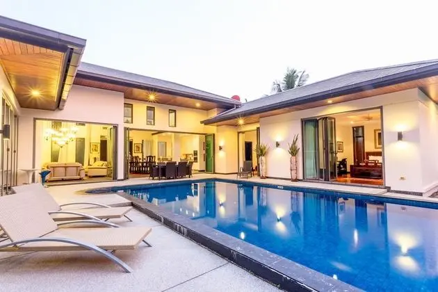 Luxury 4 Bedrooms Private Pool Villa, Garden View