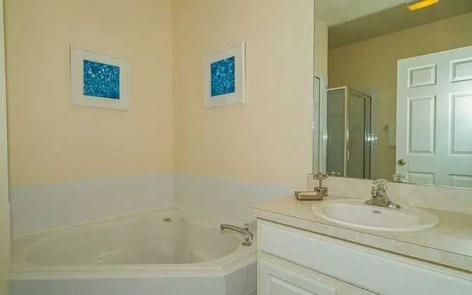 Villa (Private Pool with Spa and Conservatio)
