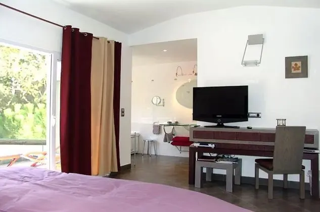 Superior Tek Büyük Yataklı Oda, 1 Çift Kişilik Yatak, Jakuzi, Bahçe Manzaralı