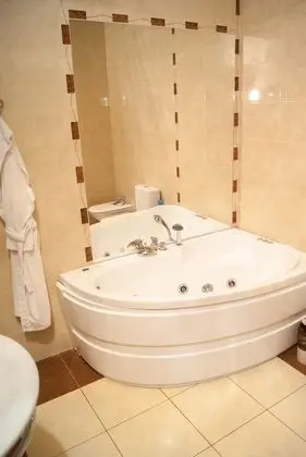 Luxury Tek Büyük veya İki Ayrı Yataklı Oda