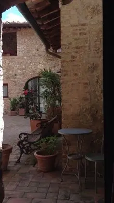 Comfort Oda, 1 Büyük (Queen) Boy Yatak, Sigara İçilmez, Avlu Manzaralı