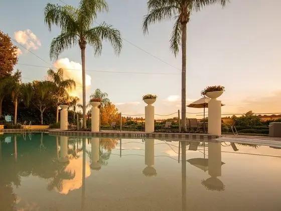 Ev (Private Screened Splash Pool Overlook)