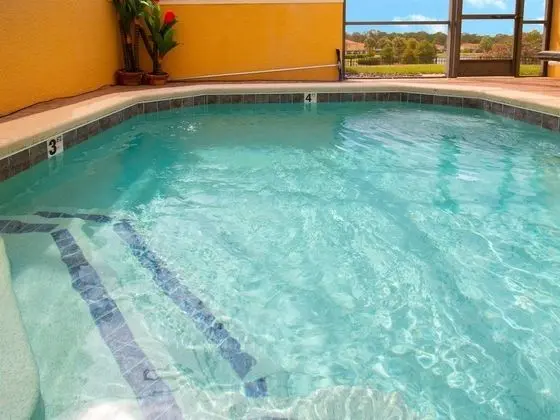 Ev (Private Screened Splash Pool Overlook)