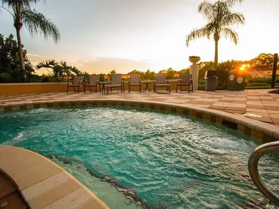 Ev (Private Screened Splash Pool Overlook)