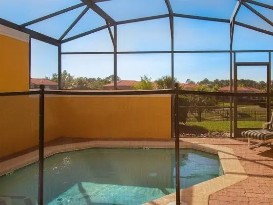 Ev (Private Screened Splash Pool Overlook)