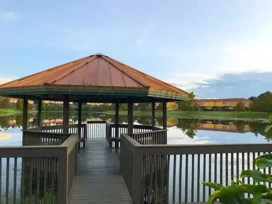 Ev (Private Screened Splash Pool Overlook)