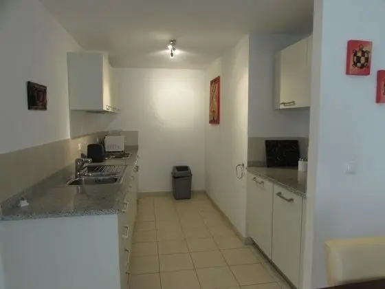 Basic Apart Daire, Bahçe Manzaralı