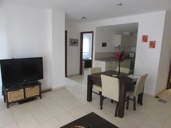 Basic Apart Daire, Bahçe Manzaralı