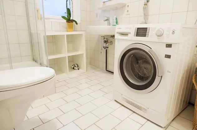 Tek Büyük Yataklı Oda, Ortak Banyo (Zimmer 1)