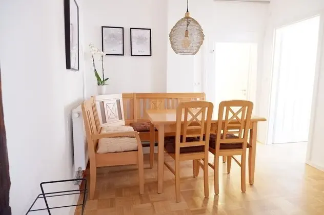 Tek Büyük Yataklı Oda, Ortak Banyo (Zimmer 2)