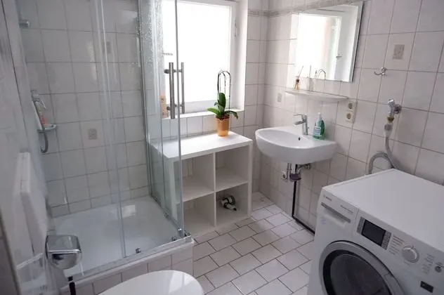 Tek Büyük Yataklı Oda, Ortak Banyo (Zimmer 3)