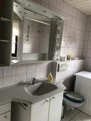 Tek Büyük Yataklı Oda, Ortak Banyo (2)