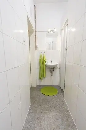 Tek Büyük Yataklı Oda, Ortak Banyo (New York)