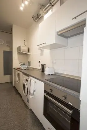 Tek Kişilik Oda, Ortak Banyo (Paris)