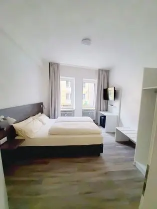 Tek Büyük Yataklı Oda