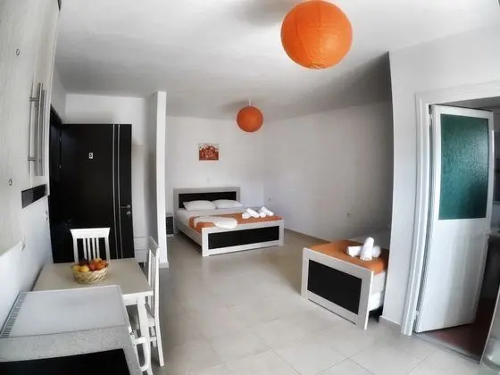 Üçlü With Balcony