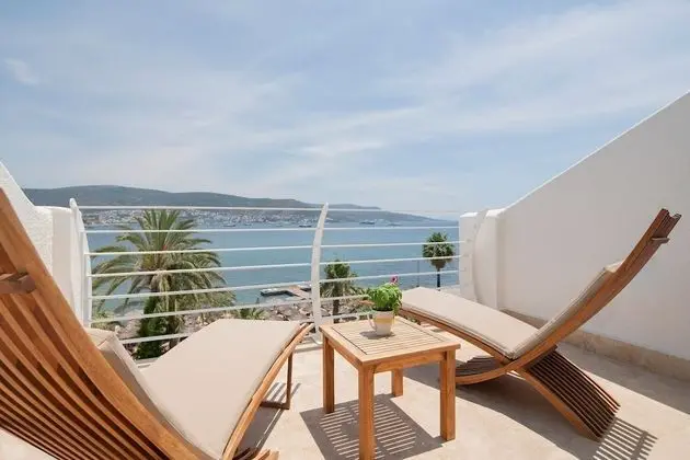 Standard Tek Büyük veya İki Ayrı Yataklı Oda, Deniz Manzaralı