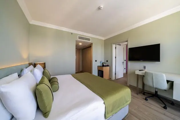 https://images.etstur.com/imgproxy/resize/2560x1440/files/images/hotelImages/etsrooms/513672/Prive_Didim_20250807150036_0.jpg