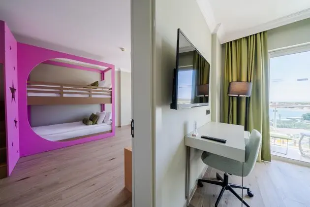 https://images.etstur.com/imgproxy/resize/2560x1440/files/images/hotelImages/etsrooms/513672/Prive_Didim_20250807150037_2.jpg