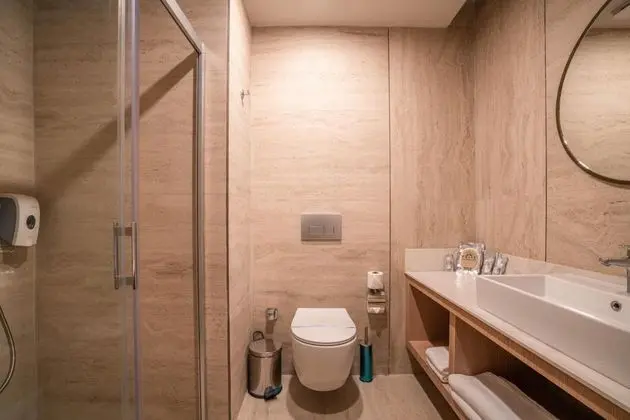 Standart Oda, Kara Manzaralı, Balkonlu