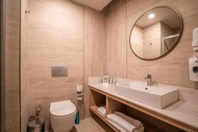 Standart Oda, Kara Manzaralı, Balkonlu