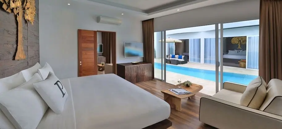 Deluxe Pool Access