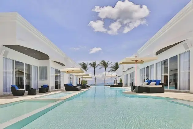 Deluxe Pool Access