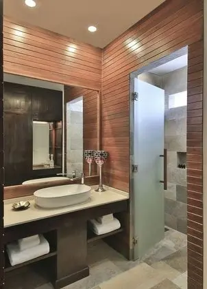 Deluxe Pool Access