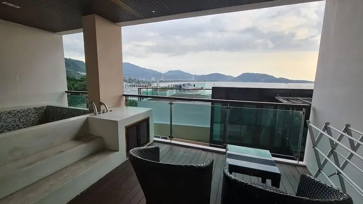 1 Bedroom Apartment with Sea View and Plunge Pool