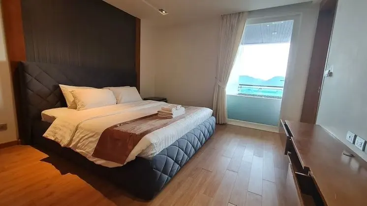 1 Bedroom Apartment with Sea View and Plunge Pool