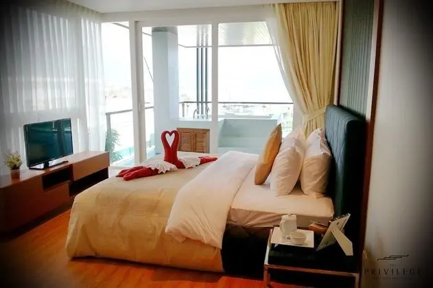 2 Bedroom Apartment with Sea View and Plunge Pool