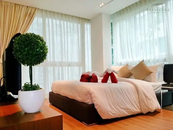 2 Bedroom Apartment with Sea View and Plunge Pool