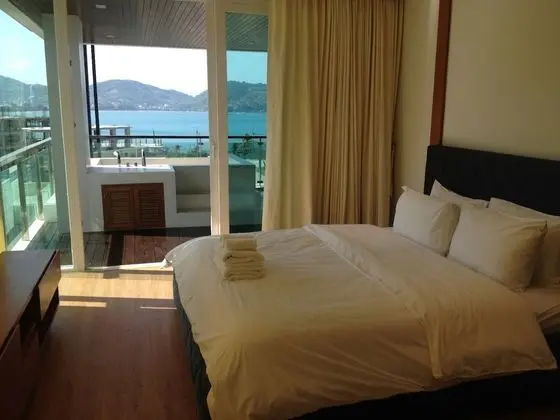 2 Bedroom Apartment with Sea View and Plunge Pool