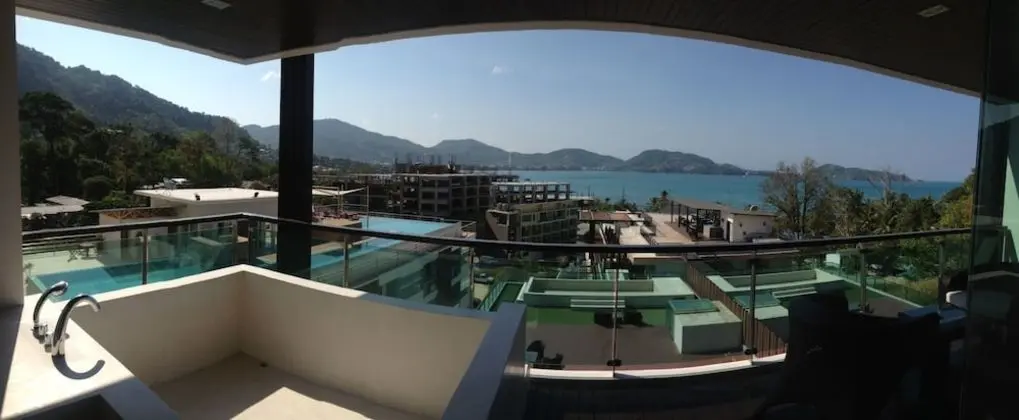 2 Bedroom Apartment with Sea View and Plunge Pool