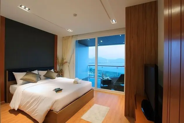 3 Bedroom Apartment with Sea View and Plunge Pool