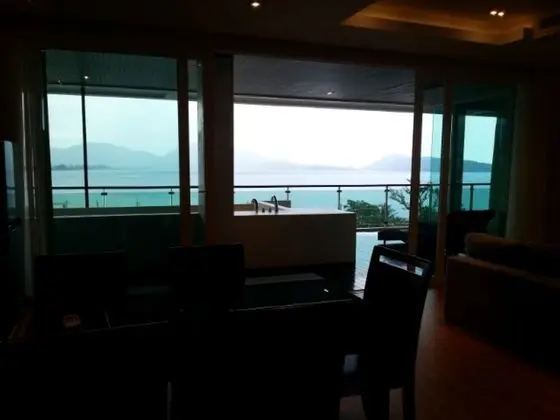 3 Bedroom Apartment with Sea View and Plunge Pool